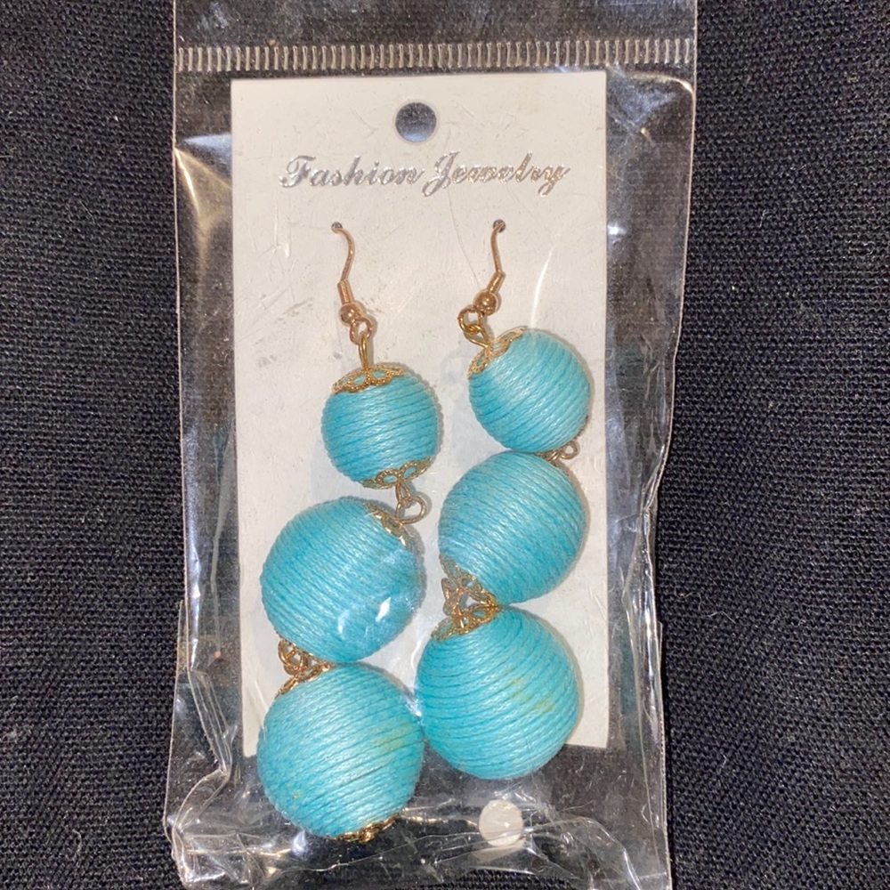 Earrings fashion jewelry 💙